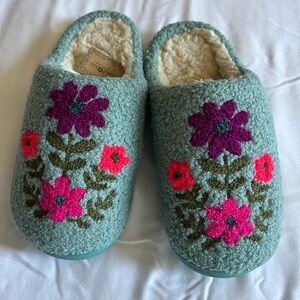 Natural Life Cozy Slippers